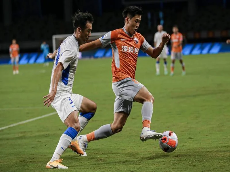 中超-深圳5-2十人三镇 韦斯利、本科维奇分别双响戴伟浚送助攻